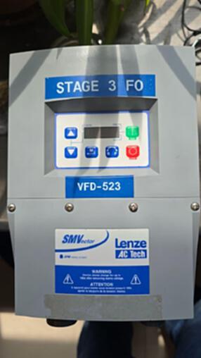 出售Lenze/伦茨ESV402N04TXE / VFD-523二手德国伦茨Lenze变频器SMVector VFD-523 ESV402N04TXE