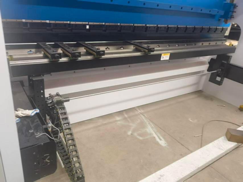 江苏久锻130T*4000 折弯机