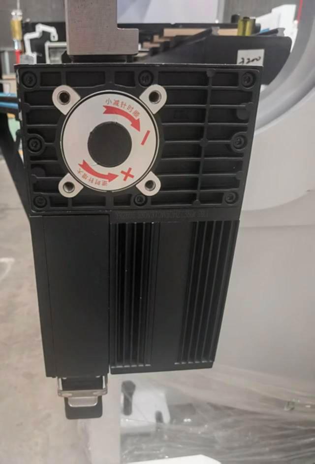 江苏久锻130T*4000 折弯机