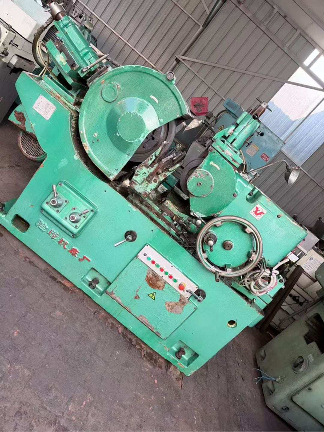 险峰机床厂M1083A无心磨